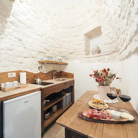 Trullo Soave Relax & Wellness * אלברובלו